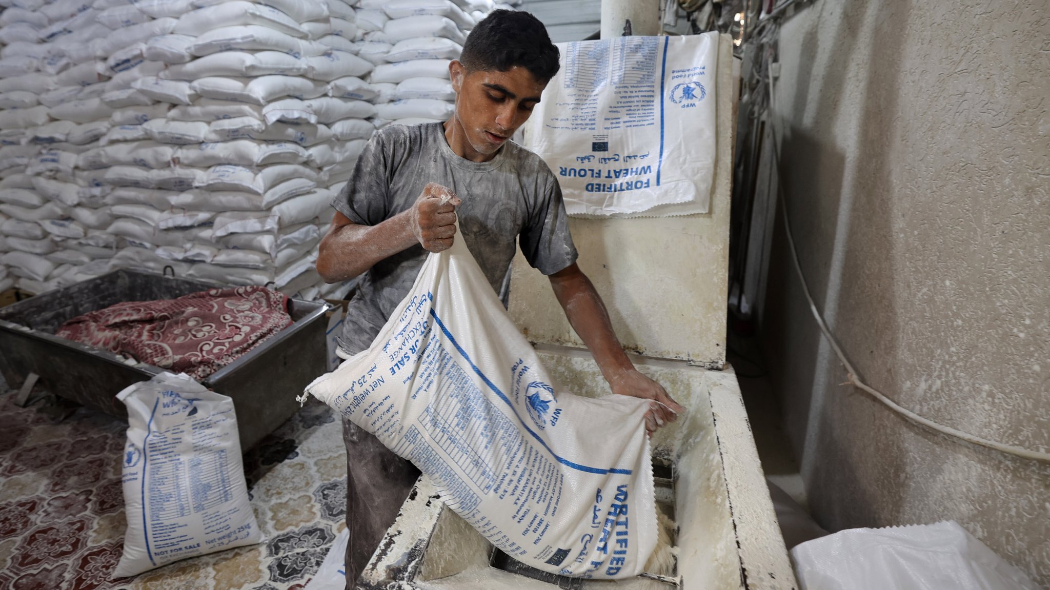 Die Vereinten Nationen konnten seit der Aufhebung der israelischen Blockade nur 4.600 Tonnen Weizenmehl in den Gazastreifen bringen | Bild: pa/dpa/Moiz Salhi Die Vereinten Nationen konnten seit der Aufhebung der israelischen Blockade nur 4.600 Tonnen Weizenmehl in den Gazastreifen bringen
