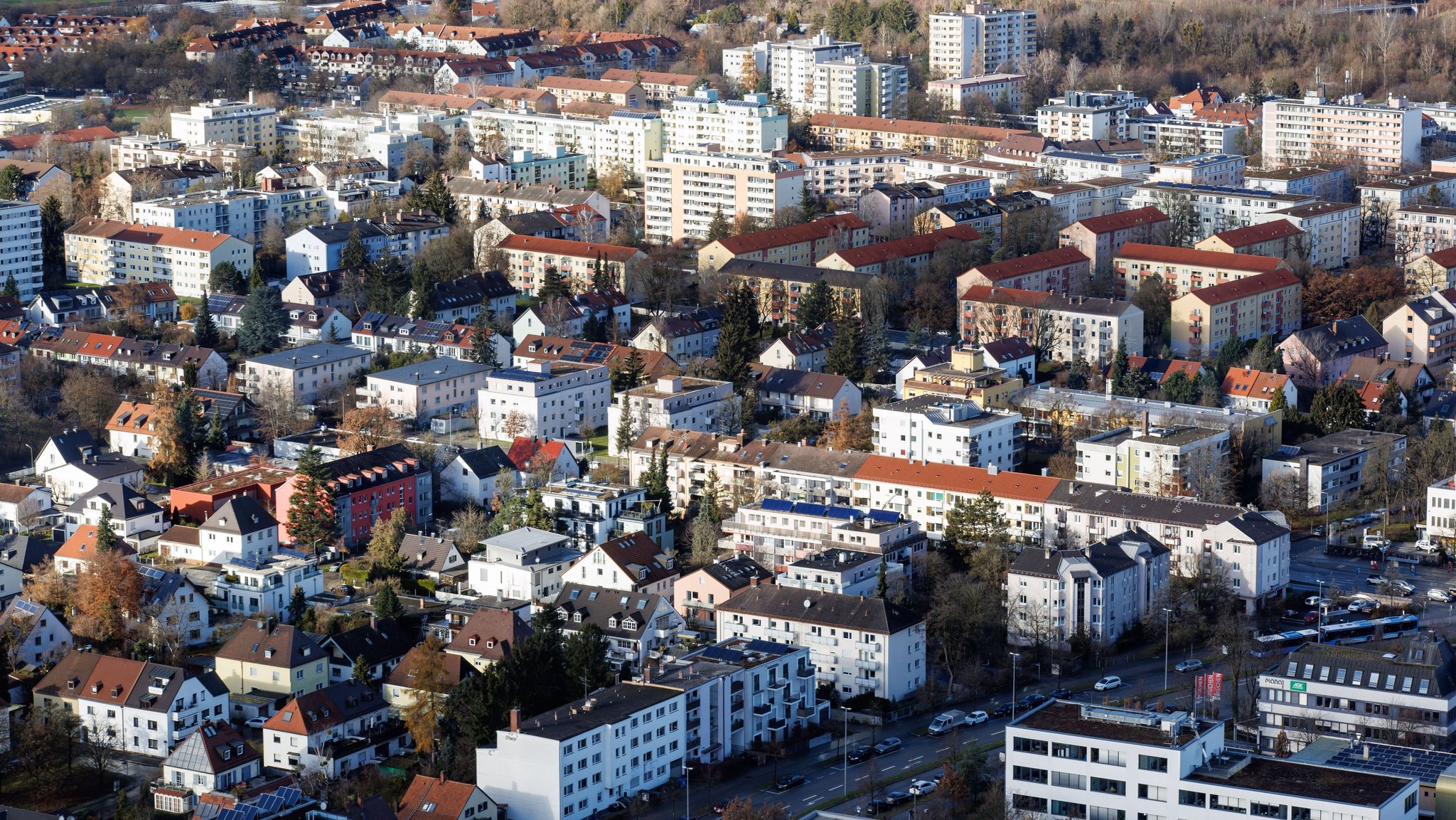 Wohnhäuser in München (Bild vom 03.12.2024). | Bild: picture alliance / dpa|Matthias Balk Wohnhäuser in München (Bild vom 03.12.2024).